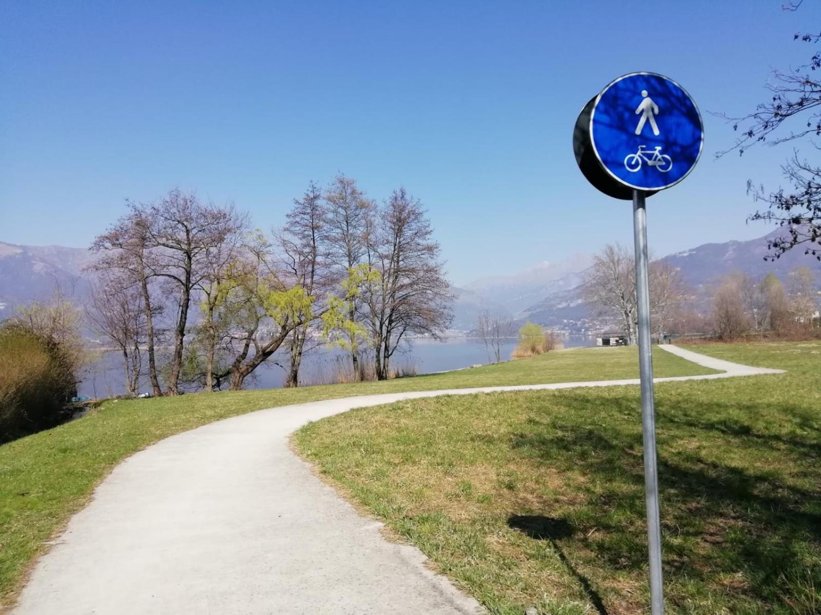 La Poesia Del Lago Oggiono ภายนอก รูปภาพ